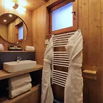 Moderne A La Tania Avec Sauna Et Parking - Fr-1-575-251 *